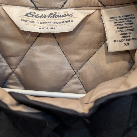 Eddie Bauer quilted jacket. - Picture 6 of 8